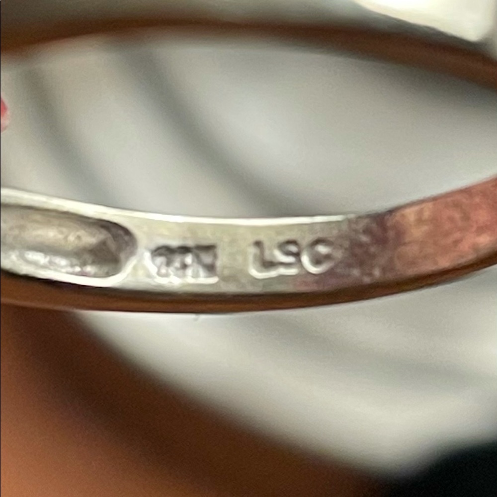 3 stone diamond ring - Picture 3 of 7